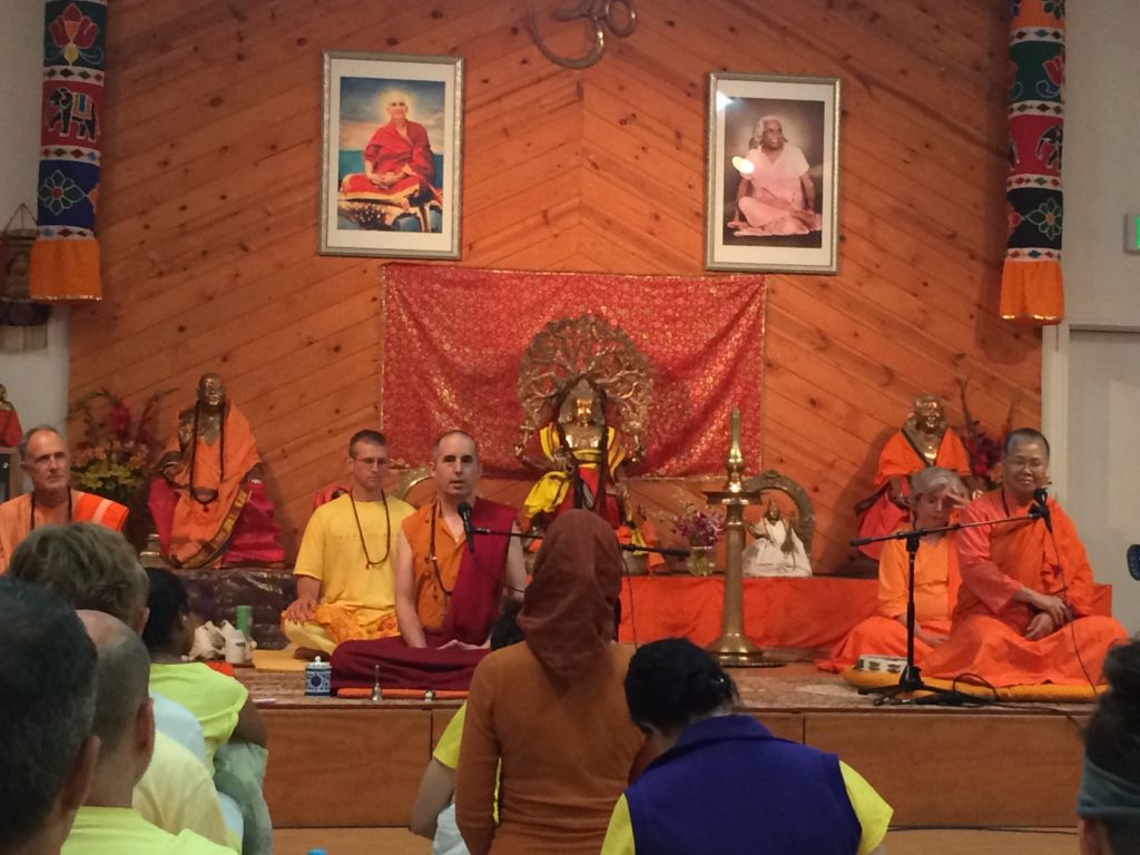 シヴァナンダヨガ写真